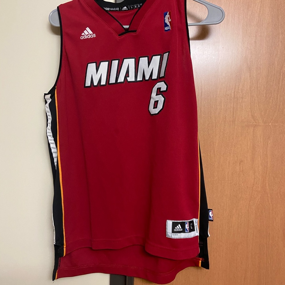 Red Lebron jersey
